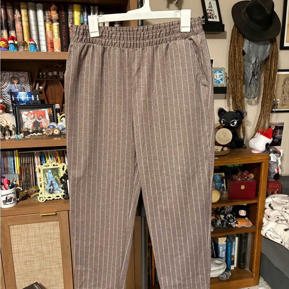 Striped women’s trousers medium
